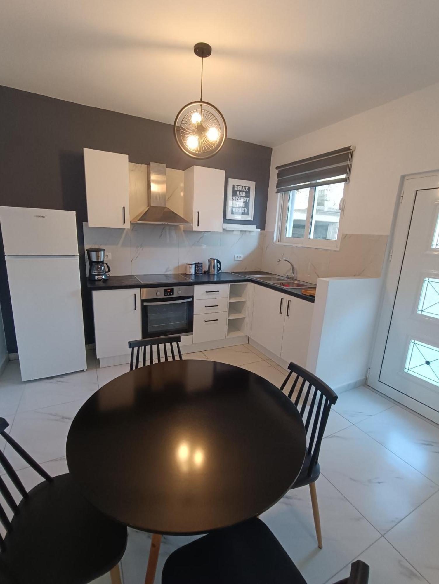 Alexander Apartments Szpartiá Kültér fotó